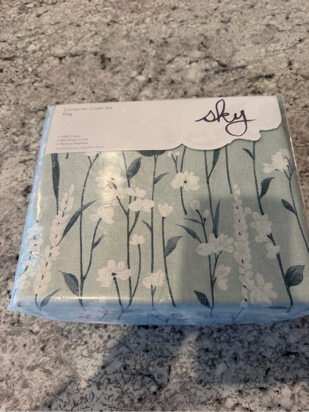 Sky Field Flowers King Comforter Cover Set in Light Blue and White